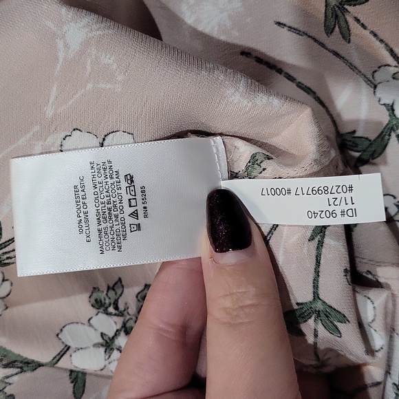 Express Dress 🤍 - Picture 15 of 15